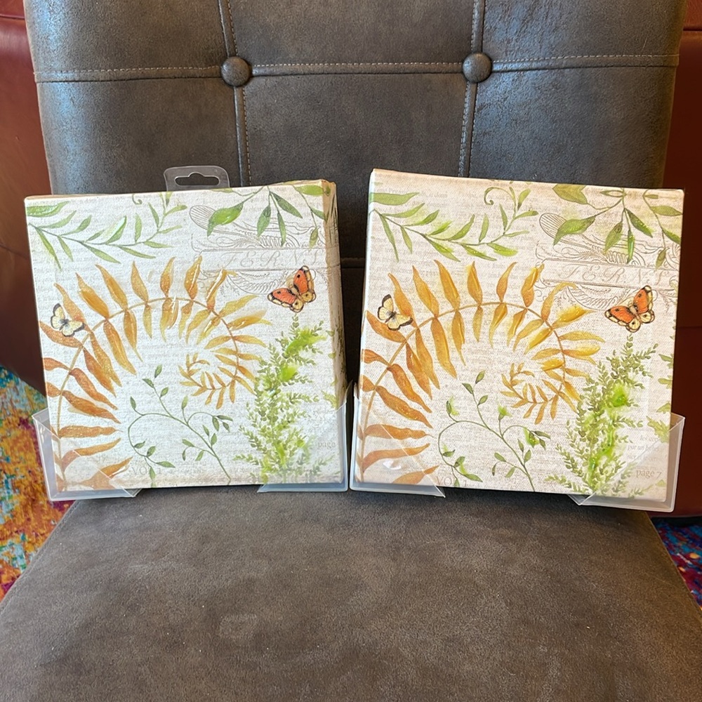Lovely Set of 2 Susan Winget 8”x8” Canvas Wall Hangings